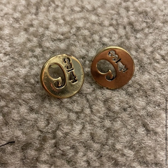 Harry Potter Gold Earrings Jewelry - Picture 1 of 1